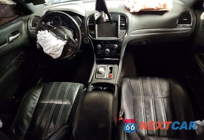 Zdjęcie 8 z 12 samochodu: 2016 CHRYSLER 300 S VIN:2C3CCAGG1GH278400 - miniatura