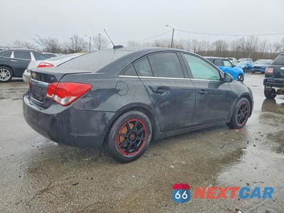 Trzecie zdjęcie samochodu z tyłu: 2015 CHEVROLET CRUZE LT VIN:1G1PC5SB5F7263238 - miniatura