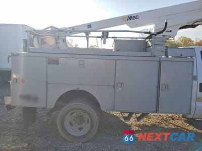 Zdjęcie 9 z 10 samochodu: 2008 FORD F450 SUPER DUTY BUCKET TRUCK VIN:1FD4F46YX8EB78304 - miniatura