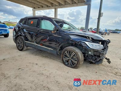 Czwarte zdjęcie samochodu z boku: 2024 VOLKSWAGEN TIGUAN WOLFSBURG VIN:3VV6B7AX4RM215563 - miniatura