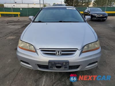 Piąte zdjęcie samochodu w środku: 2002 HONDA ACCORD EX VIN:1HGCG22552A018943 - miniatura