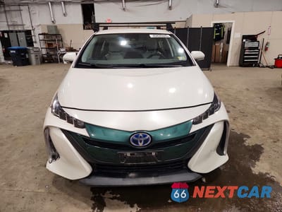 Piąte zdjęcie samochodu w środku: 2018 TOYOTA PRIUS PRIME PREMIUM VIN:JTDKARFPXJ3088697 - miniatura