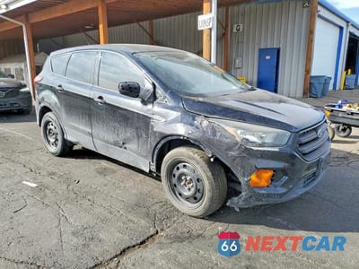 Czwarte zdjęcie samochodu z boku: 2019 FORD ESCAPE S VIN:1FMCU0F75KUA19270 - miniatura