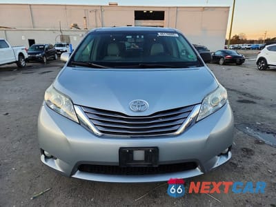 Piąte zdjęcie samochodu w środku: 2015 TOYOTA SIENNA XLE 8-PASSENGER VIN:5TDYK3DC4FS608189 - miniatura