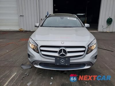Piąte zdjęcie samochodu w środku: 2017 MERCEDES-BENZ GLA 250 4MATIC VIN:WDCTG4GB1HJ338420 - miniatura