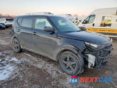 Czwarte zdjęcie samochodu z boku: 2023 KIA SOUL LX VIN:KNDJ23AU0P7894505 - miniatura