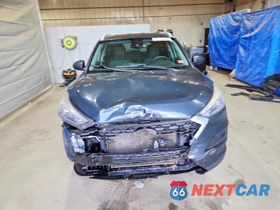 Piąte zdjęcie samochodu w środku: 2019 HYUNDAI TUCSON VALUE VIN:KM8J3CA4XKU882140 - miniatura
