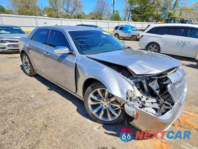 Czwarte zdjęcie samochodu z boku: 2018 CHRYSLER 300 TOURING VIN:2C3CCAAG9JH281951 - miniatura