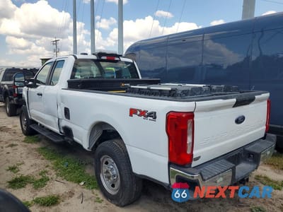 Drugie zdjęcie samochodu z przodu: 2025 FORD F350 SUPER DUTY VIN:1FT8X3BA6SED23366 - miniatura