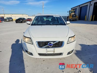 Piąte zdjęcie samochodu w środku: 2011 VOLVO V50 T5 VIN:YV1672MW5B2633806 - miniatura