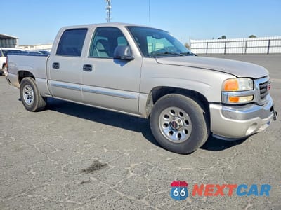 Czwarte zdjęcie samochodu z boku: 2005 GMC NEW SIERRA C1500 VIN:2GTEC13T851154766 - miniatura