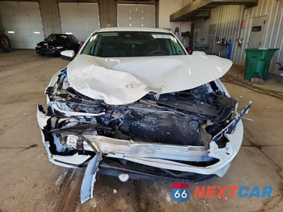 Piąte zdjęcie samochodu w środku: 2019 HONDA INSIGHT EX VIN:19XZE4F5XKE003839 - miniatura