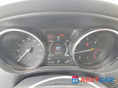 Zdjęcie 9 z 12 samochodu: 2017 JAGUAR F-PACE PREMIUM VIN:SADCJ2BN3HA492791 - miniatura