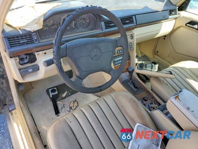 Zdjęcie 8 z 11 samochodu: 1993 MERCEDES-BENZ 300 E 2.8 VIN:WDBEA28E9PC009981 - miniatura