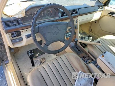 Zdjęcie 8 z 11 samochodu: 1993 MERCEDES-BENZ 300 E 2.8 VIN:WDBEA28E9PC009981 - miniatura