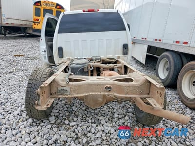 Zdjęcie 6 z 12 samochodu: 2007 CHEVROLET SILVERADO K3500 VIN:1GBHK34K67E571293 - miniatura