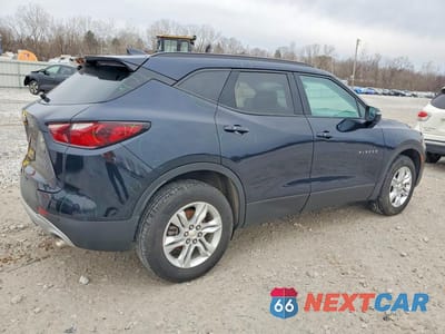 Trzecie zdjęcie samochodu z tyłu: 2021 CHEVROLET BLAZER 1LT VIN:3GNKBBRA7MS543510 - miniatura