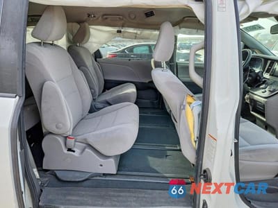 Zdjęcie 11 z 14 samochodu: 2020 TOYOTA SIENNA LE 7-PASSENGER VIN:5TDJZ3DC9LS241041 - miniatura