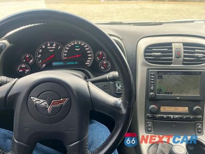 Zdjęcie 9 z 10 samochodu: 2005 CHEVROLET CORVETTE VIN:1G1YY24U355100830 - miniatura