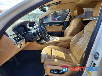 Zdjęcie 7 z 12 samochodu: 2022 BMW 740 I VIN:WBA7T2C00NCH62750 - miniatura