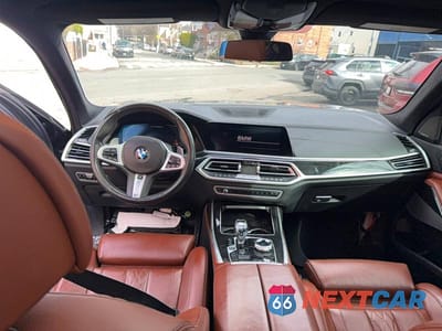 Zdjęcie 9 z 10 samochodu: 2020 BMW X7 M50I VIN:5UXCX6C0XLLE35667 - miniatura