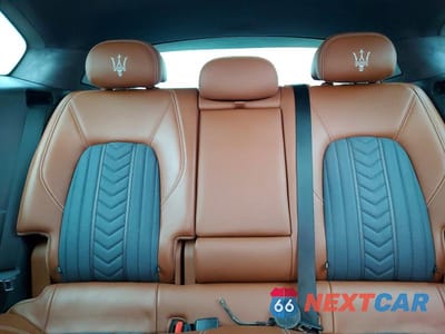 Zdjęcie 10 z 13 samochodu: 2020 MASERATI LEVANTE LUXURY VIN:ZN661XUL6LX349257 - miniatura