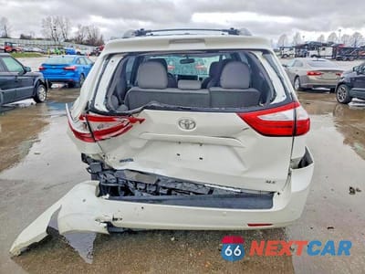 Zdjęcie 6 z 13 samochodu: 2016 TOYOTA SIENNA XLE PREMIUM 8-PASSENGER VIN:5TDYK3DC2GS702069 - miniatura