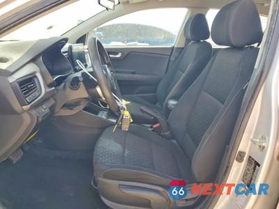 Zdjęcie 7 z 12 samochodu: 2021 KIA RIO S VIN:3KPA24AD5ME371756 - miniatura