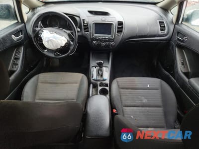 Zdjęcie 8 z 13 samochodu: 2017 KIA FORTE S VIN:3KPFL4A73HE114632 - miniatura