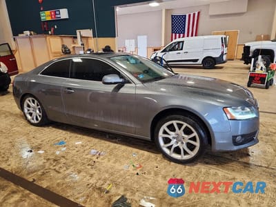 Czwarte zdjęcie samochodu z boku: 2012 AUDI A5 PREMIUM PLUS VIN:WAULFAFRXCA005094 - miniatura