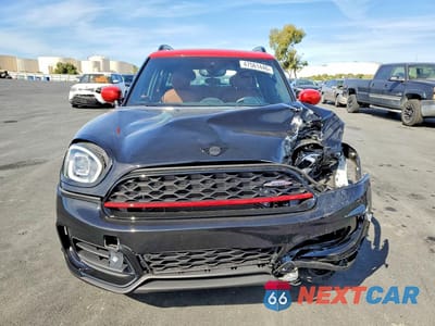 Piąte zdjęcie samochodu w środku: 2022 MINI COOPER JCW COUNTRYMAN ALL4 VIN:WMZ33BS02N3N44230 - miniatura
