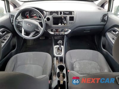 Zdjęcie 8 z 12 samochodu: 2013 KIA RIO LX VIN:KNADM4A31D6107077 - miniatura