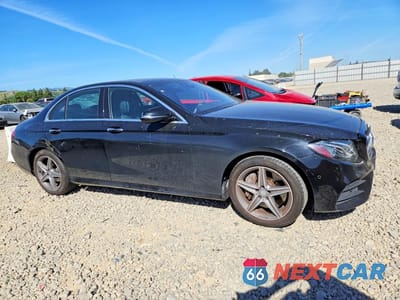 Czwarte zdjęcie samochodu z boku: 2017 MERCEDES-BENZ E 300 VIN:WDDZF4JB8HA041596 - miniatura