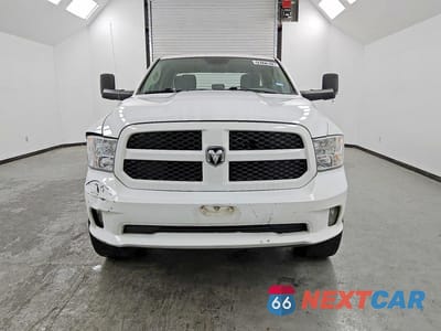 Piąte zdjęcie samochodu w środku: 2017 RAM 1500 ST VIN:1C6RR6FT6HS514475 - miniatura