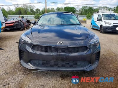 Piąte zdjęcie samochodu w środku: 2019 KIA STINGER BASE VIN:KNAE15LA0K6063682 - miniatura