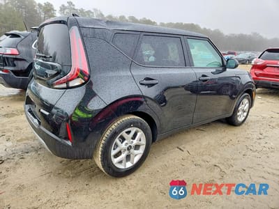 Trzecie zdjęcie samochodu z tyłu: 2025 KIA SOUL LX VIN:KNDJ23AU0S7950743 - miniatura