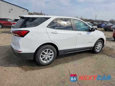 Trzecie zdjęcie samochodu z tyłu: 2022 CHEVROLET EQUINOX LS VIN:3GNAXHEV5NS245578 - miniatura