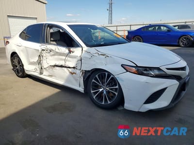 Czwarte zdjęcie samochodu z boku: 2018 TOYOTA CAMRY SE VIN:JTNB11HK6J3038670 - miniatura