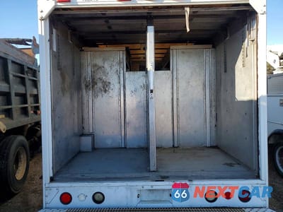 Zdjęcie 10 z 13 samochodu: 2003 FORD E450 DELIVERY TRUCK VIN:1FCLE49L43HB48385 - miniatura