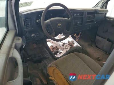 Zdjęcie 8 z 13 samochodu: 2013 CHEVROLET EXPRESS 2500 CARGO DELIVERY VAN VIN:1GCWGFCG6D1128079 - miniatura