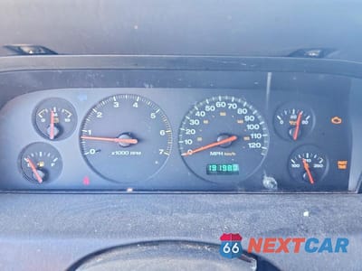 Zdjęcie 9 z 13 samochodu: 2001 JEEP GRAND CHEROKEE LAREDO VIN:1J4GW48S11C700338 - miniatura
