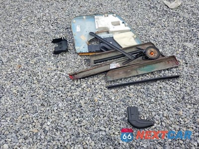 Zdjęcie 12 z 12 samochodu: 2000 PONTIAC GRAND PRIX GTP VIN:1G2WR5211YF150084 - miniatura