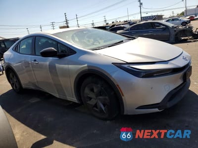 Czwarte zdjęcie samochodu z boku: 2025 TOYOTA PRIUS LE VIN:JTDACAAU6S3056240 - miniatura