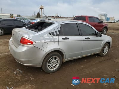 Trzecie zdjęcie samochodu z tyłu: 2010 FORD FOCUS SE VIN:1FAHP3FNXAW111484 - miniatura