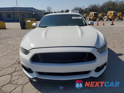 Piąte zdjęcie samochodu w środku: 2015 FORD MUSTANG VIN:1FA6P8TH5F5310216 - miniatura