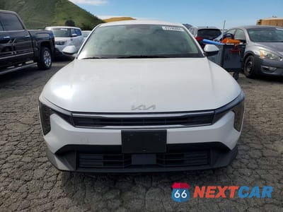 Piąte zdjęcie samochodu w środku: 2025 KIA K4 LX VIN:3KPFT4DE8SE145585 - miniatura