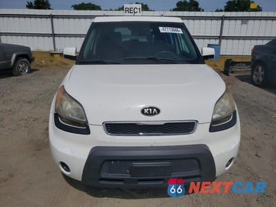 Piąte zdjęcie samochodu w środku: 2011 KIA SOUL + VIN:KNDJT2A25B7710612 - miniatura