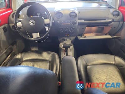 Zdjęcie 8 z 13 samochodu: 2002 VOLKSWAGEN NEW BEETLE GLX VIN:3VWDD21C42M454579 - miniatura