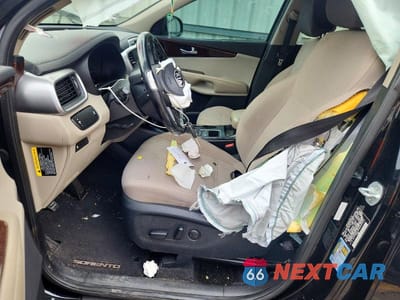 Zdjęcie 7 z 14 samochodu: 2016 KIA SORENTO LX VIN:5XYPG4A36GG059469 - miniatura