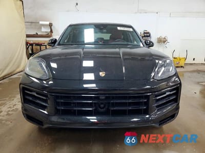 Piąte zdjęcie samochodu w środku: 2025 PORSCHE CAYENNE COUPE VIN:WP1BA2AY5SDA29817 - miniatura
